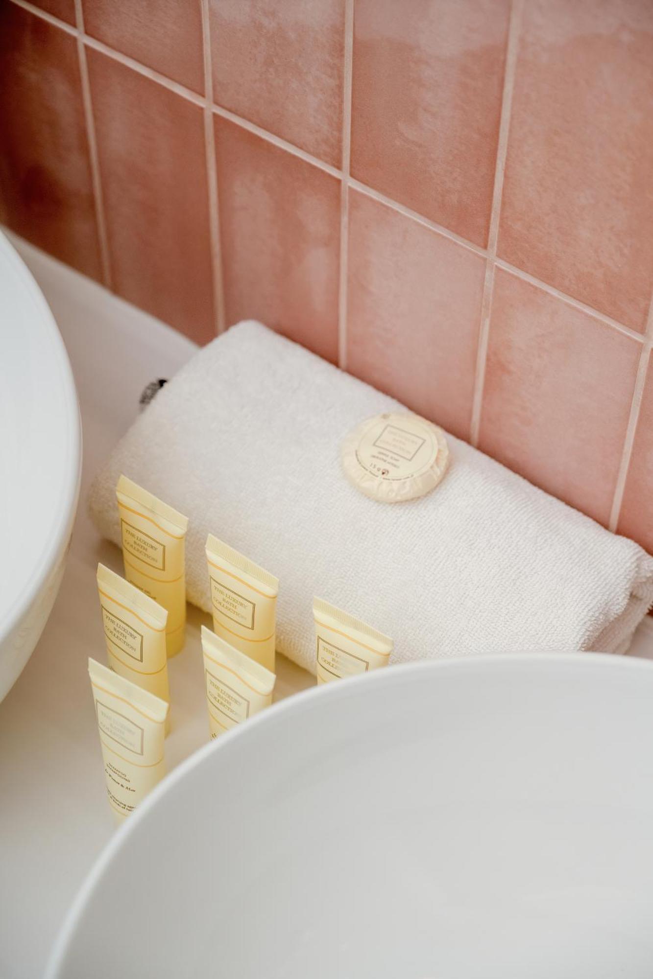 Elegancki Apartament Z Parkingiem Blisko Starego Miasta By Noclegi Renters Wrocław Eksteriør billede